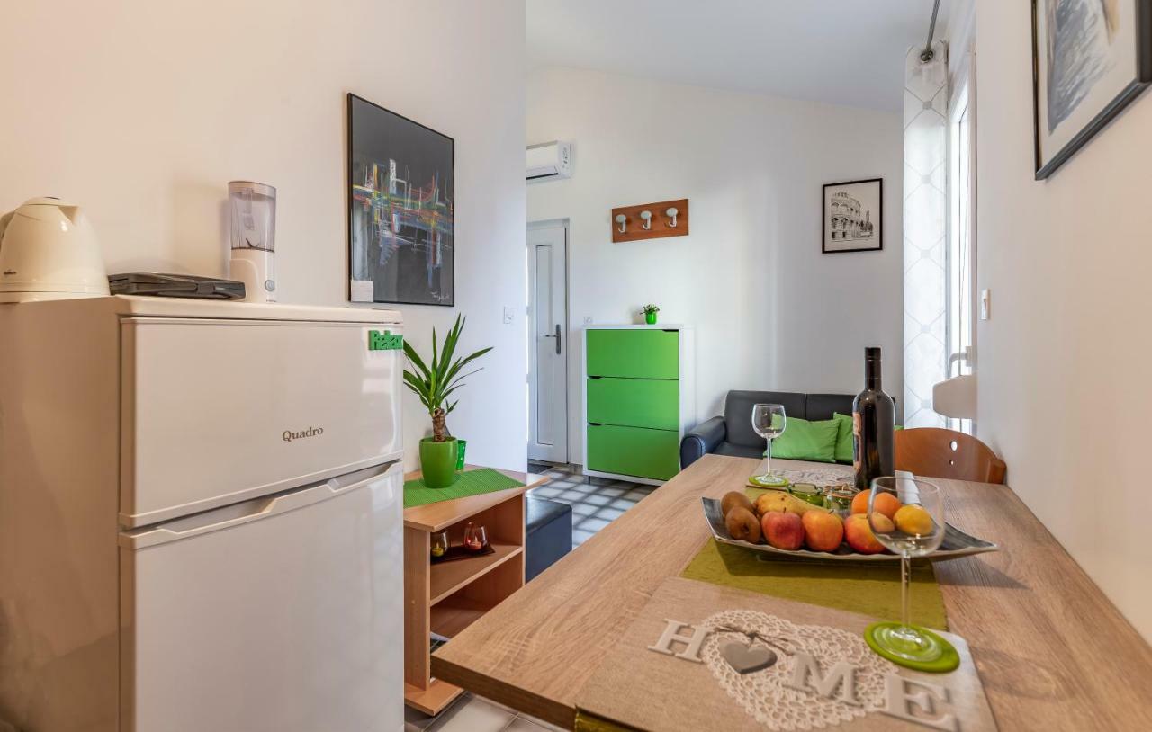 Apartment Denis Медулин Экстерьер фото
